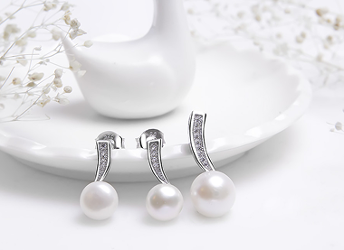 Cách Phân Biệt Bạch Kim 750 Với Vàng 680 Tại Việt Nam